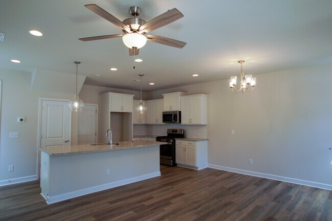 Photo - 313 Conrad Ln