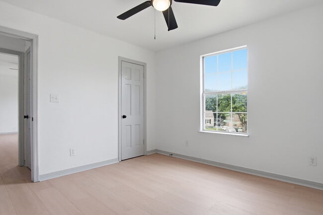 Photo - 1305 Bellevidere Dr