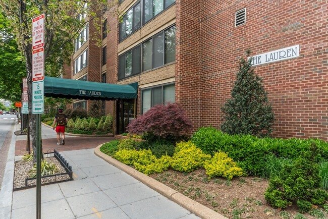 Building Photo - 1301 20th St NW Unit 201