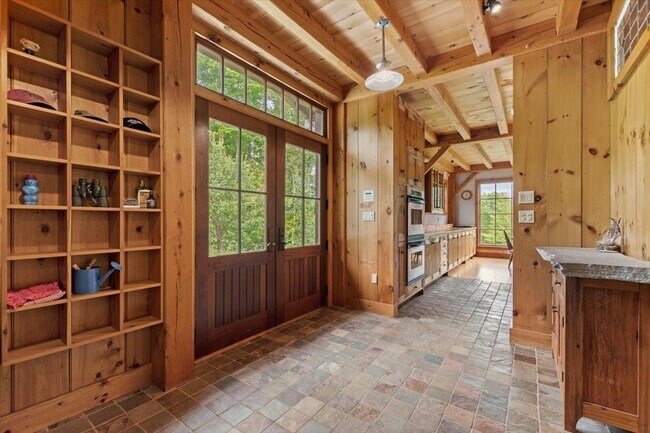 36 Moses Pond Rd