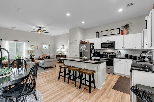 Photo - 1703 Jase Ct