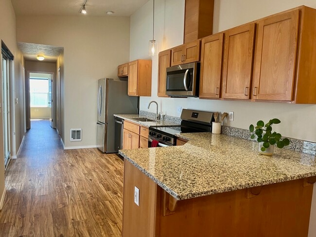Photo - 916 E 5th Ave