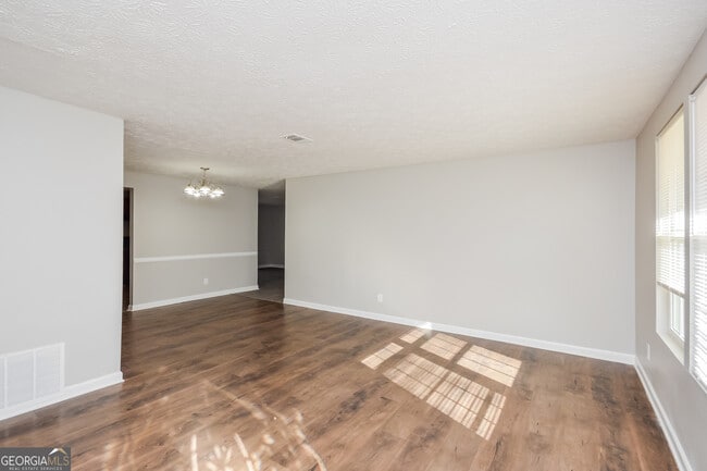 Photo - 5176 Martins Crossing Rd