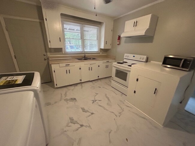 Photo - 5105 Middleton St