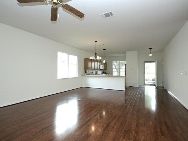 Photo - 708 Texas Dr