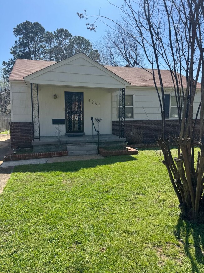 Building Photo - 4261 Boyce Ave