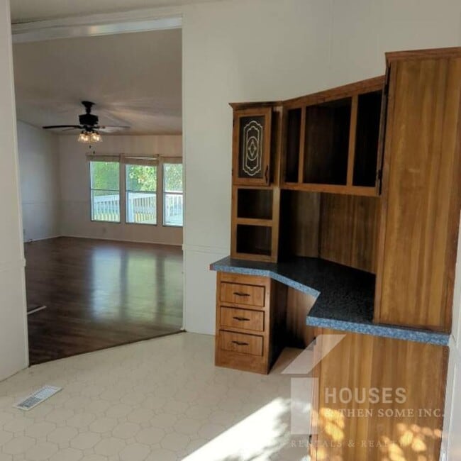 Photo - 515 McKinney Rd