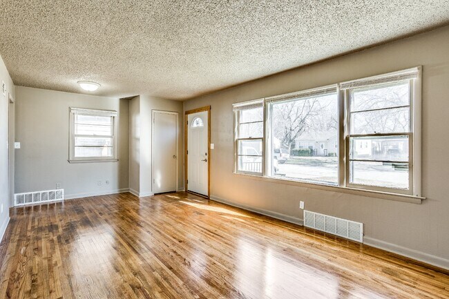 Photo - Charming 3 Bedroom Rental in Wichita with ...