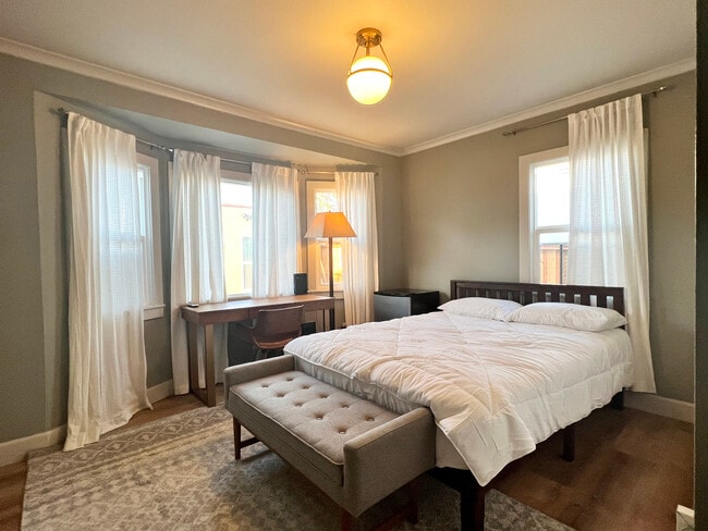 Photo - 3467 W 71st St