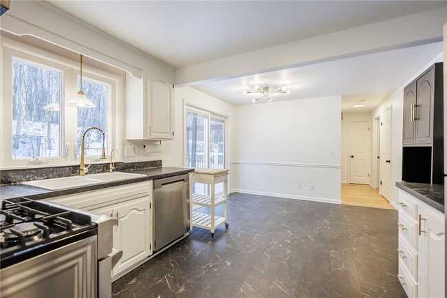 Photo - 105 Chestnut Dr