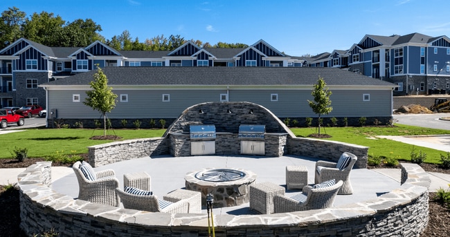 Building Photo - The Retreat at Sixty-Eight