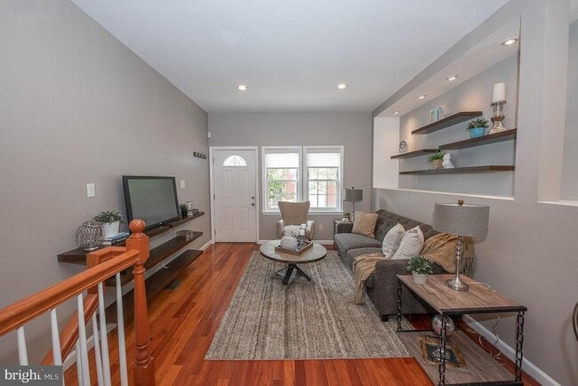 Photo - 2025 Parrish St