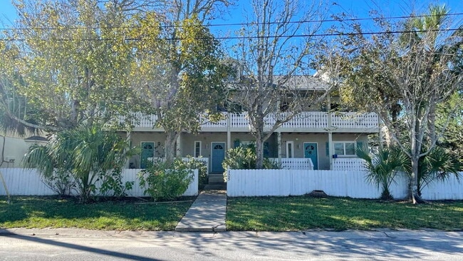 Building Photo - Coming Soon! Davis Shores Townhouse Unit E