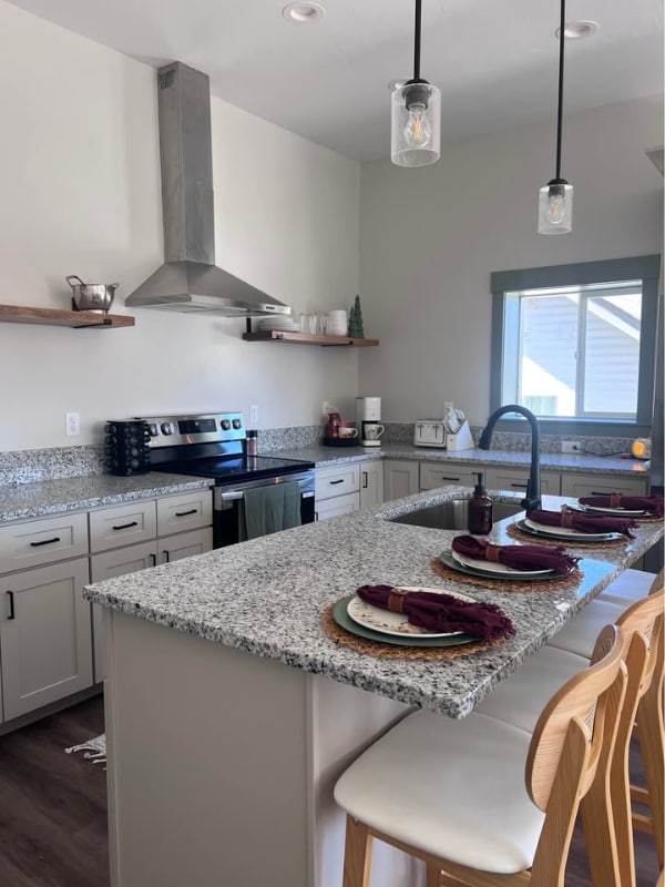 Photo - 420 W 18th St