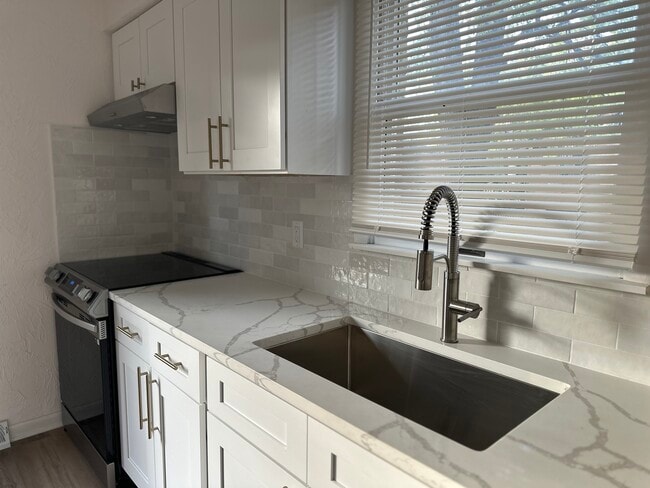 Photo - 9630 Erie St