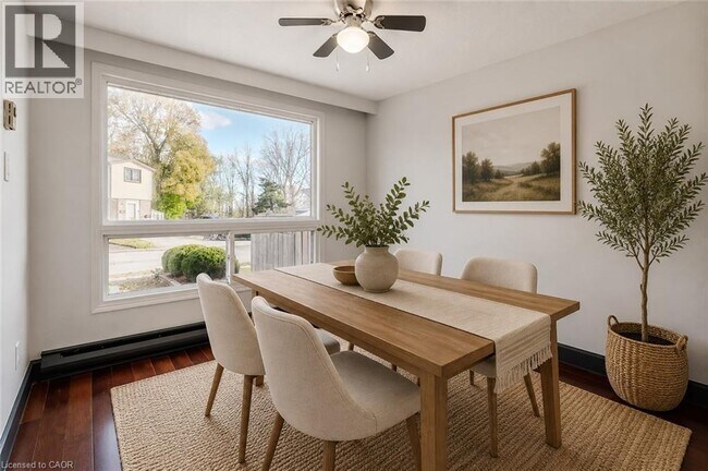 Photo - 550 Parkview Crescent