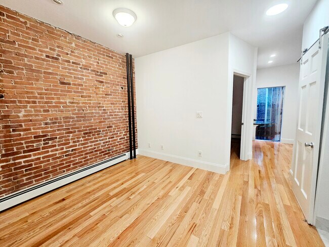 Photo - 53 Joy St Unit 1R