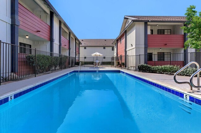 Photo - Hollister Creek Apartments