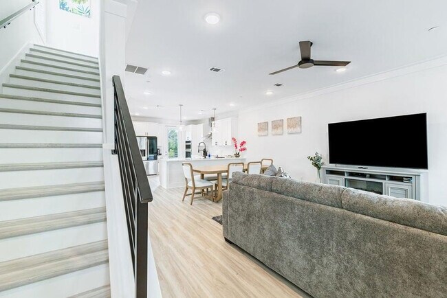 Photo - 125 Blue Eden Lp Unit ID1447105P