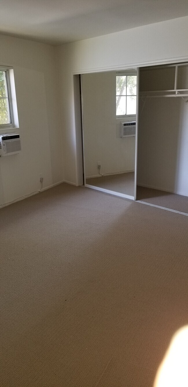 Photo - 10674 Holman Ave Unidad 5