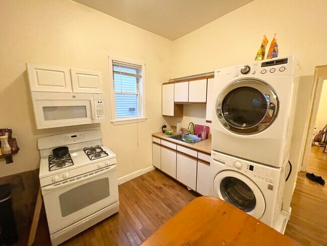 Building Photo - 29 Spring Garden St Unit 1