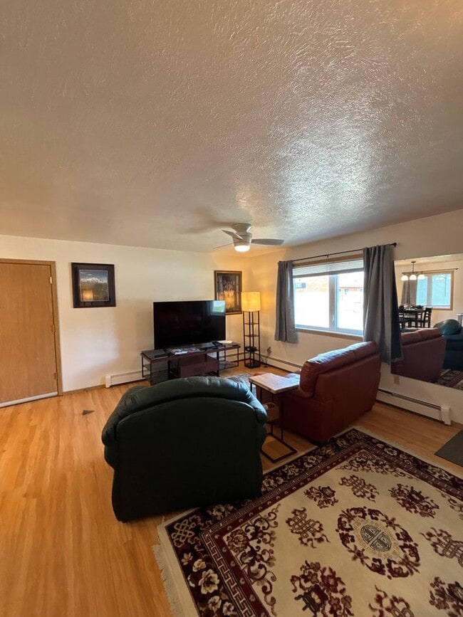 Photo - 213 Yukon Dr
