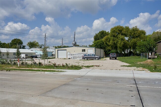 Photo - 6203 Gessner Rd