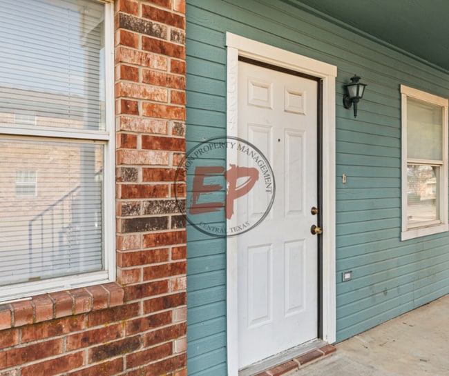 Photo - 2324 Breezy Dr