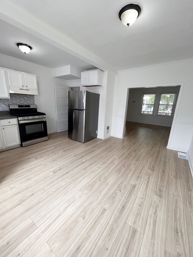 Photo - 2524 Bonaffon St