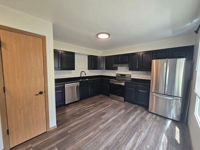 Photo - Beautifully Updated 3 Bedroom 2.5 Bathroom Townhouse - Golf Course View!