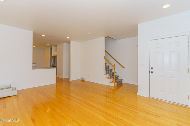 Photo - 80 Vanderbilt Ave