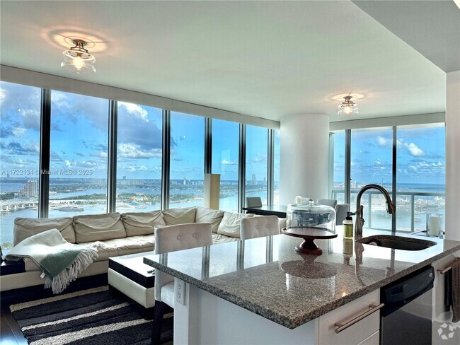 Building Photo - 888 Biscayne Blvd Unit 3208 Rental