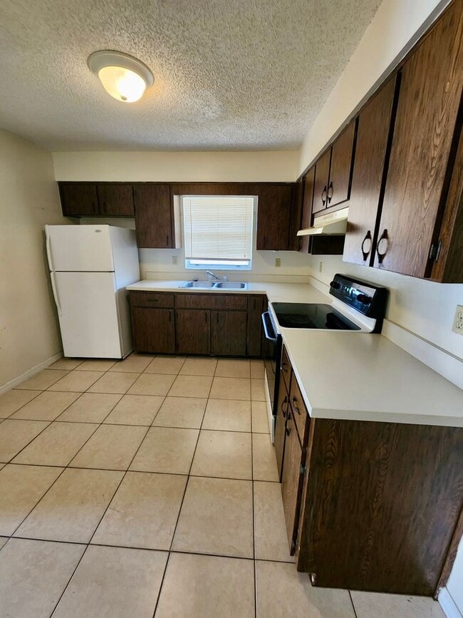 Photo - 1711 Birchwood Cir Unit #2