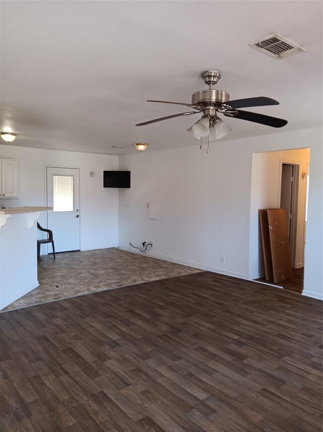 Photo - 21427 North St