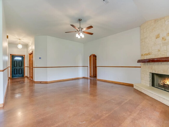 Photo - 1010 Foothills Dr