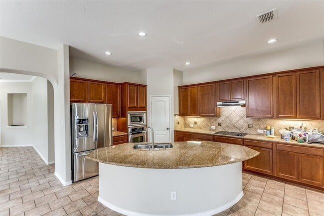 Building Photo - 14625 Riverside Dr Rental