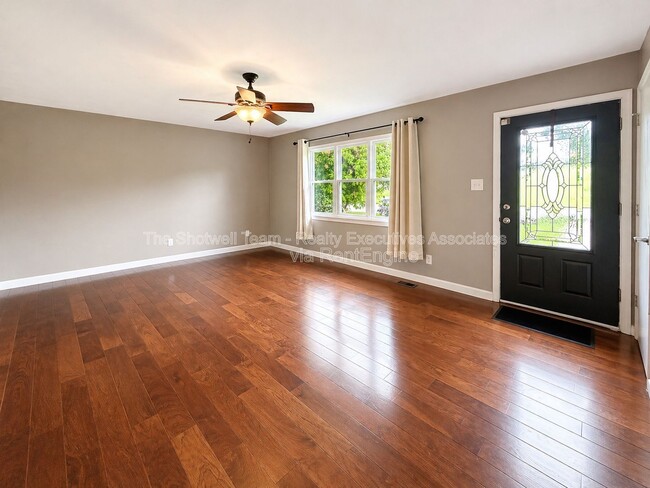 Photo - 6400 Shetland Dr