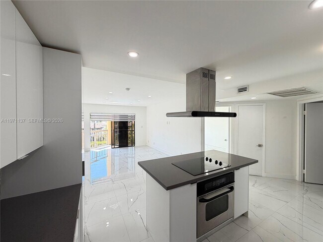 Photo - 8290 Lake Dr Unit 427