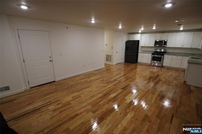 Photo - 100 Grove Terrace