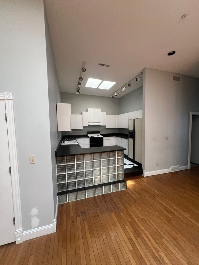Photo - 628 Sycamore St Apartment Unit 1