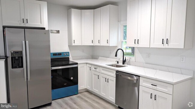 Building Photo - 150 Nightingale Ave Rental