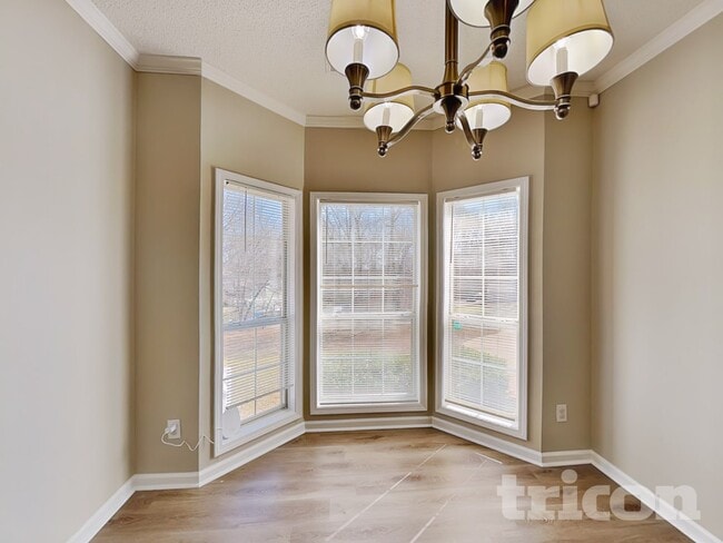 Photo - 313 Westchester Way