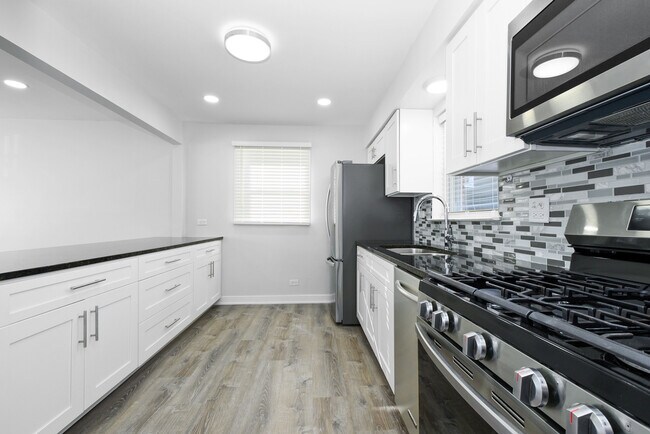 Photo - 10838 S Neenah Ave Casa