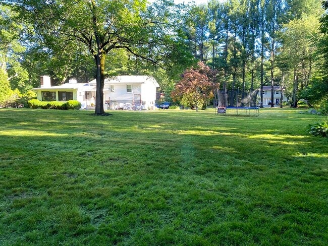 Photo - 15 Winchester Dr