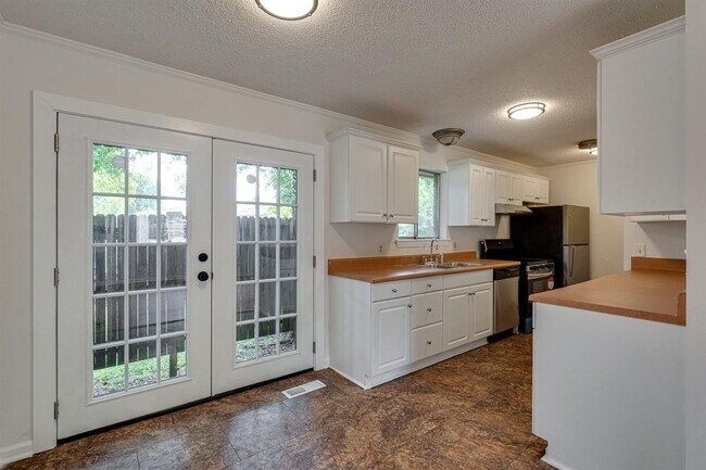 Photo - 4363 Montview Dr