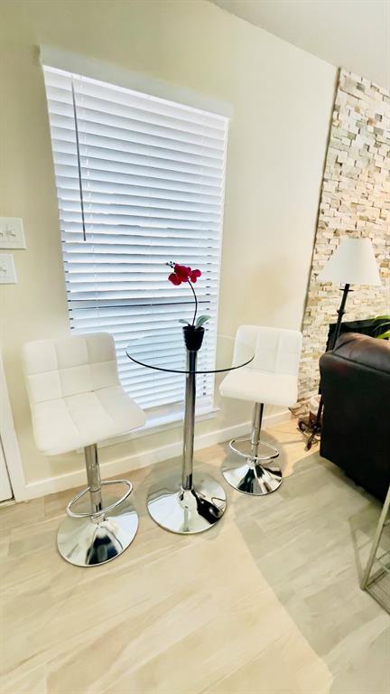 Photo - 2902 Cole St Unidad 311