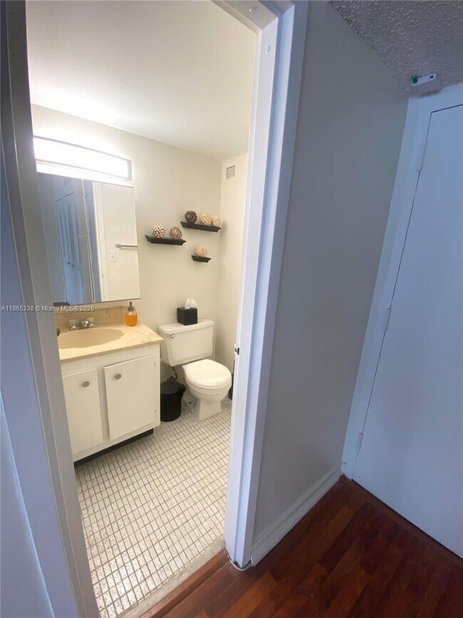 Photo - 1 bedroom in Sunny Isles Beach FL 33160