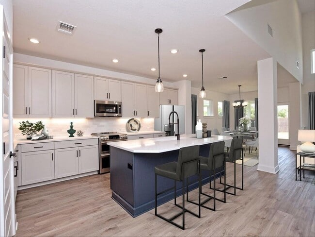 Photo - 920 Ray Berglund Blvd