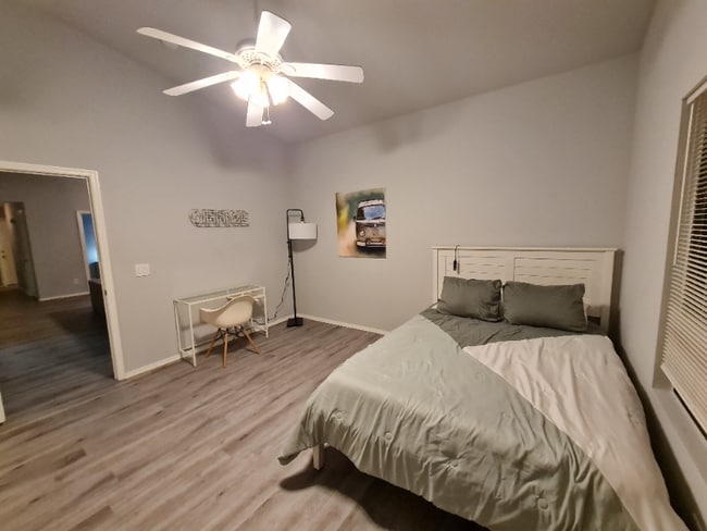 Photo - 11305 W Pinehollow Dr