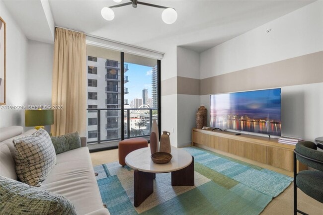 Photo - 11 NE 6th St Unidad 1611